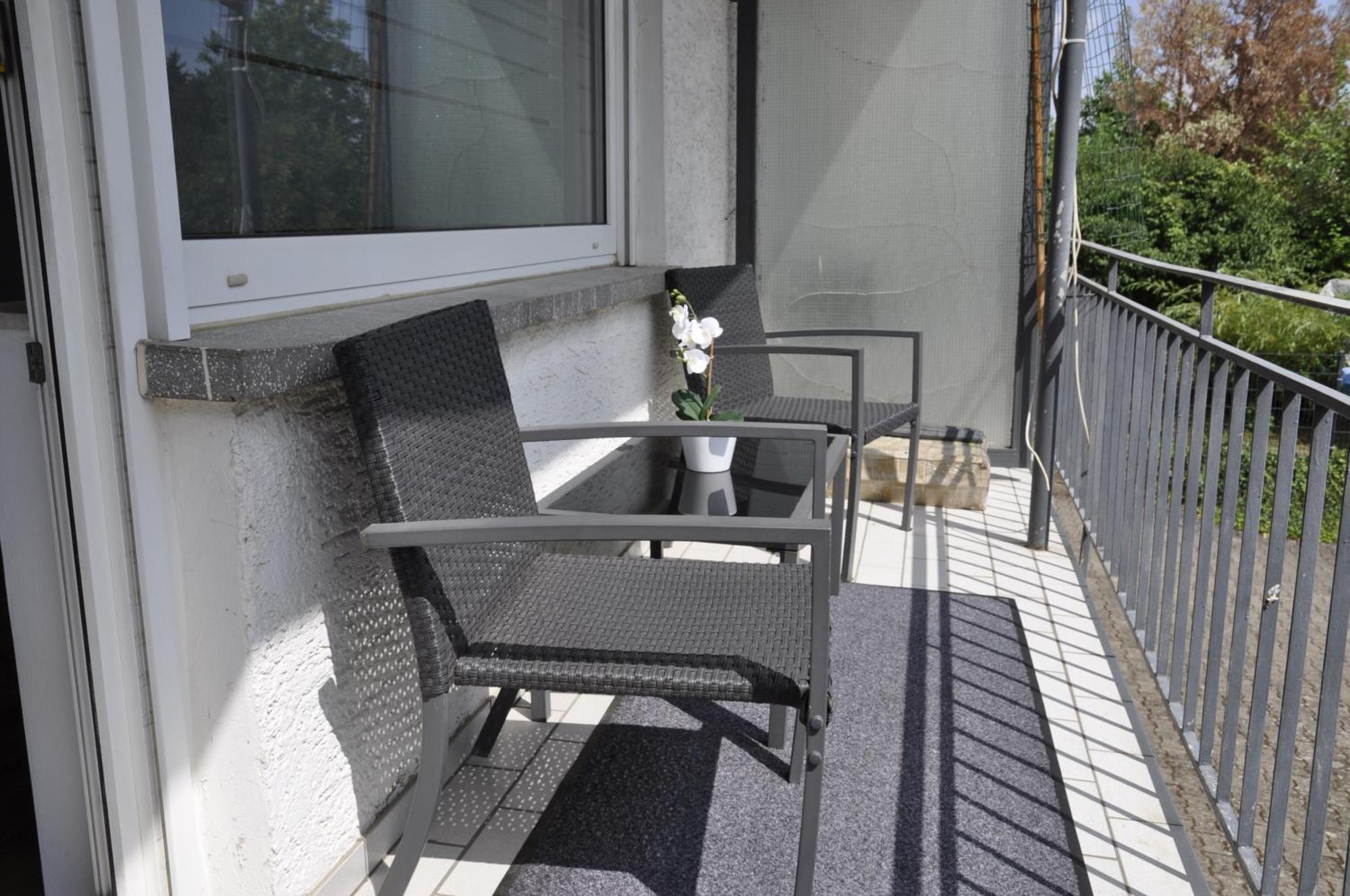 Kurstadt Apt Moderne 2Zkb Balkon-Pkw- Stellplatz Check-In 7-24 H Bad Nauheim Ngoại thất bức ảnh
